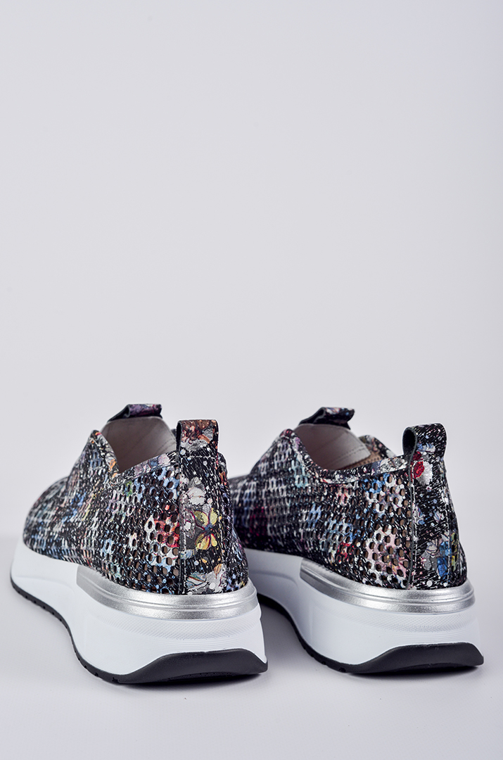 Кросівки в чорному відтінку з кольоровим принтом великих розмірів