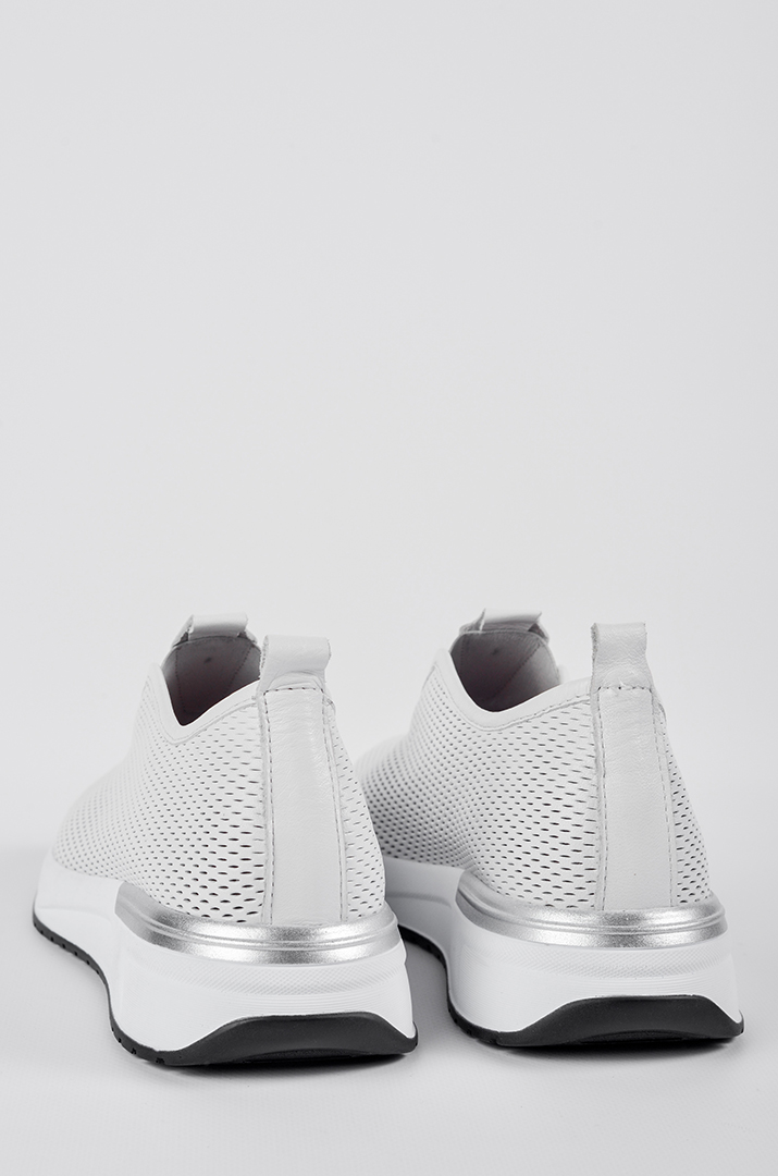 Кросівки білого кольору зі сріблястим акцентом великих розмірів