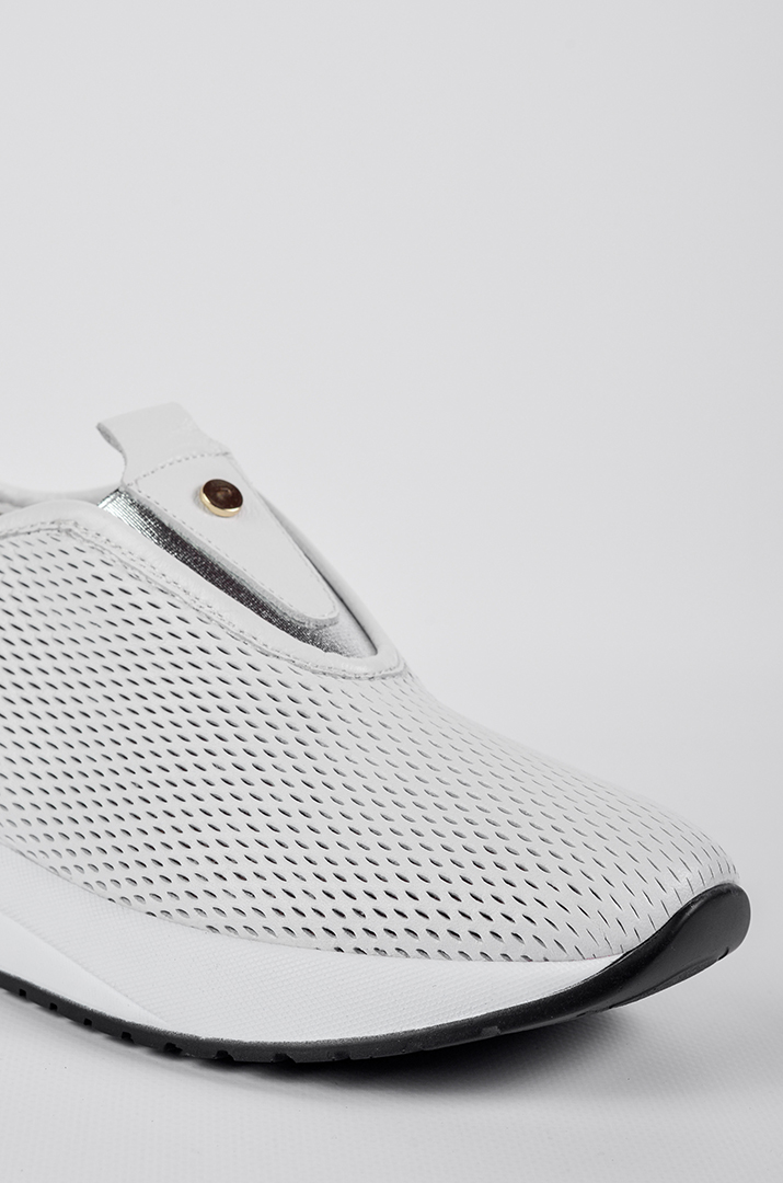 Кросівки білого кольору зі сріблястим акцентом великих розмірів