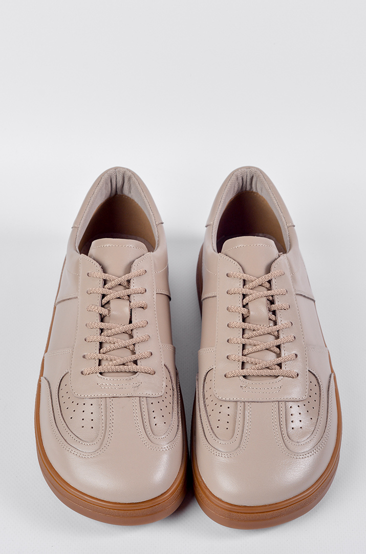 Кожаные кроссовки бежевого цвета анатомической формы больших размеров
