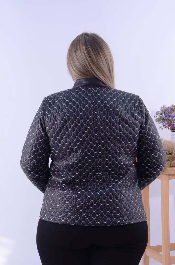 Demisezonnaya_korotkaya_kurtka_na_molnii_batal_pishna_krasa Демісезонна коротка куртка на блискавці батал