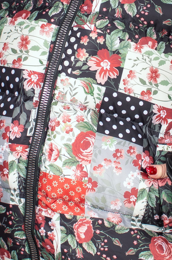 Коротка зимова куртка з квітковим принтом супер батал