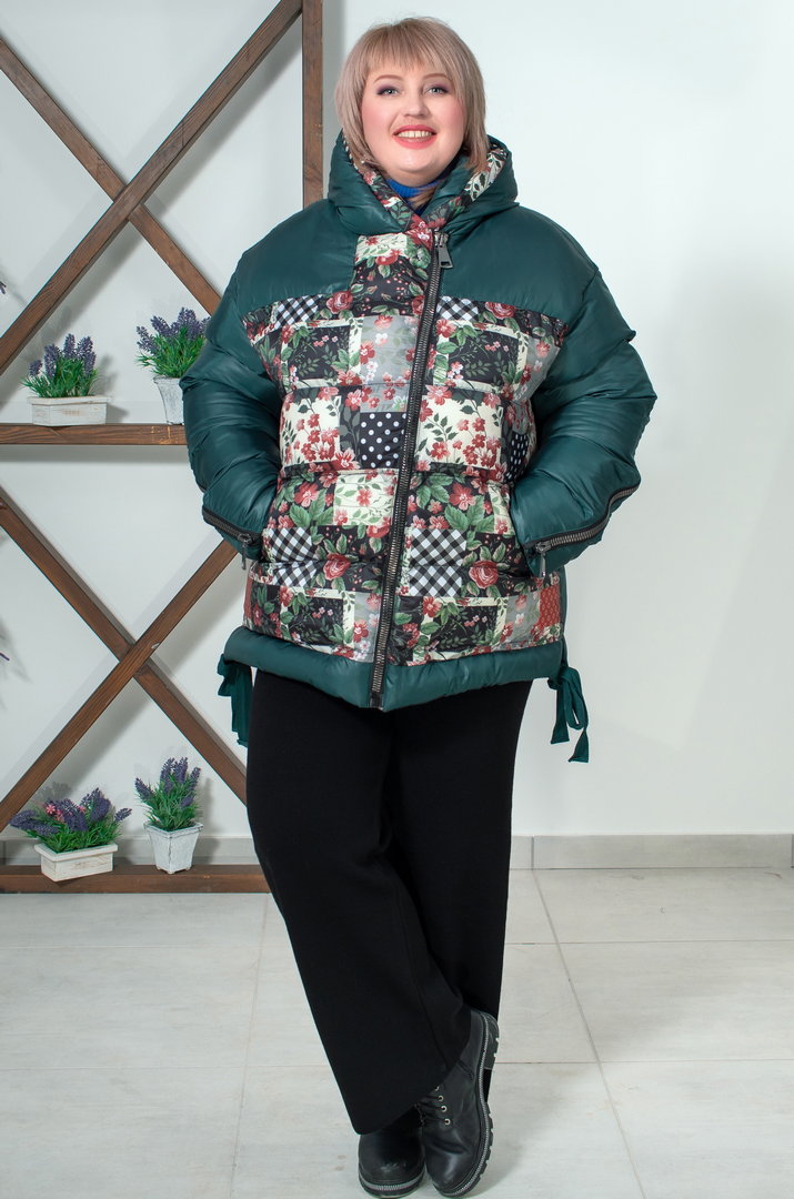 Коротка зимова куртка з квітковим принтом супер батал