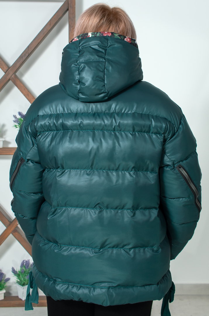 Коротка зимова куртка з квітковим принтом супер батал