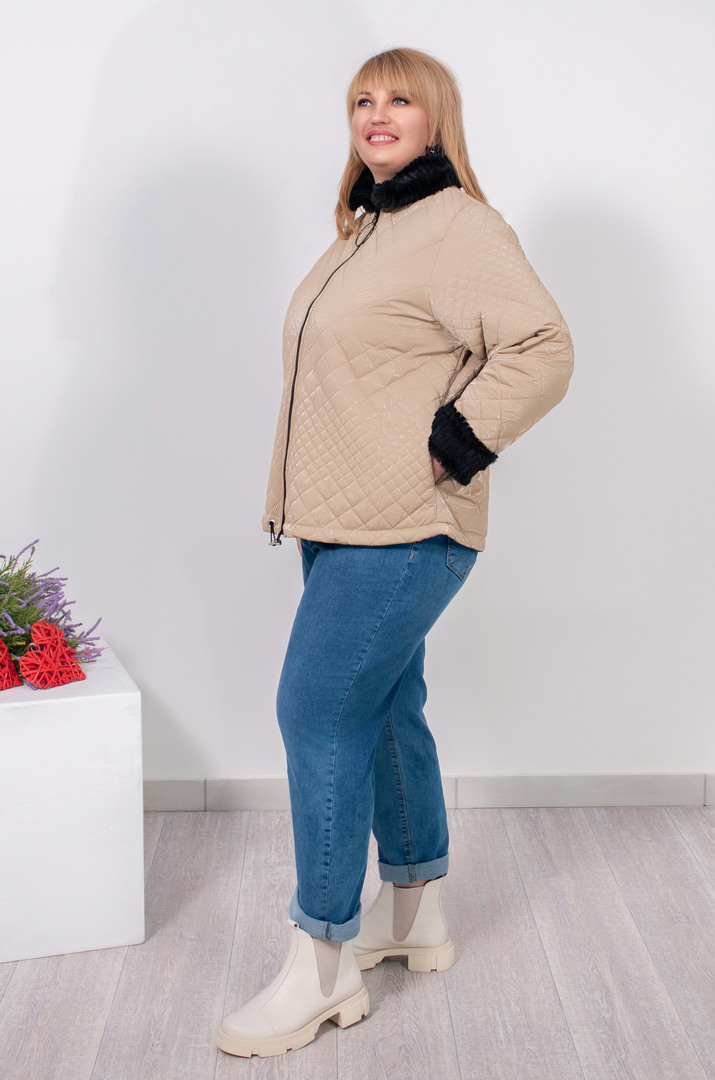 Куртка коротка з хутряними кишенями і коміром батал