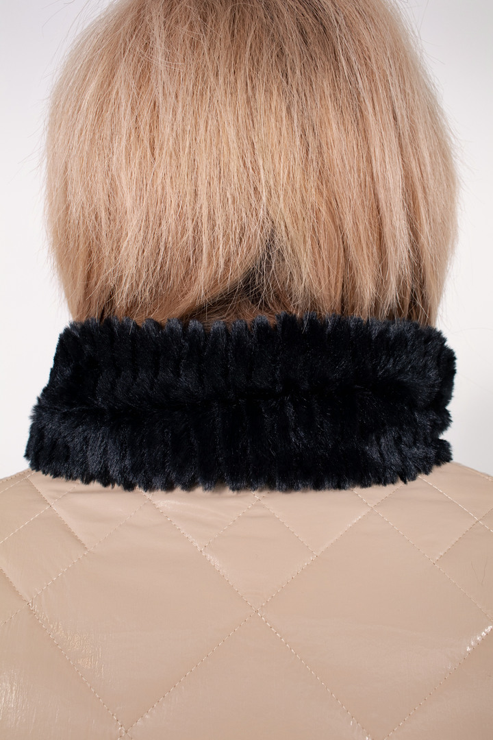 Куртка коротка з хутряними кишенями і коміром батал