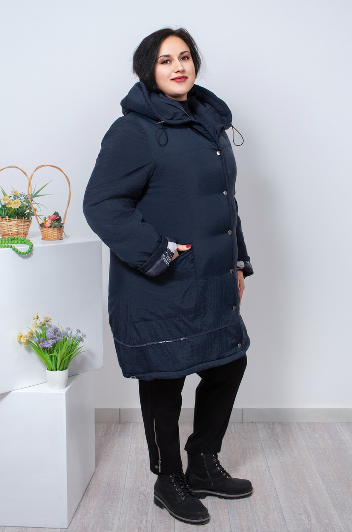 Куртка довга на заклепках батал