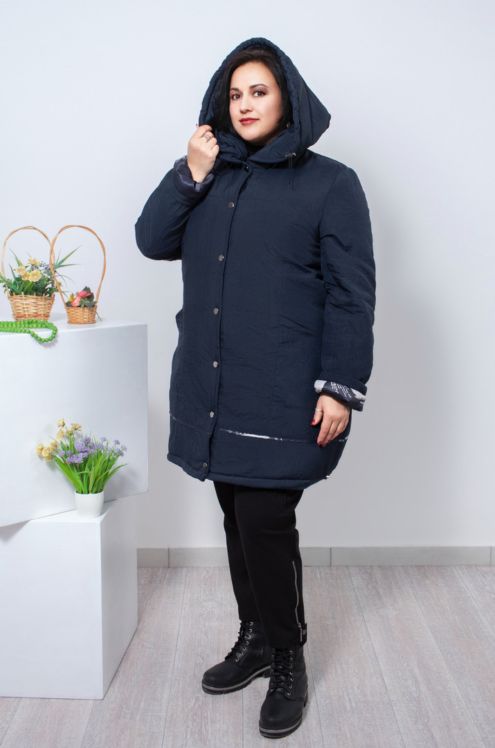 Куртка довга на заклепках батал