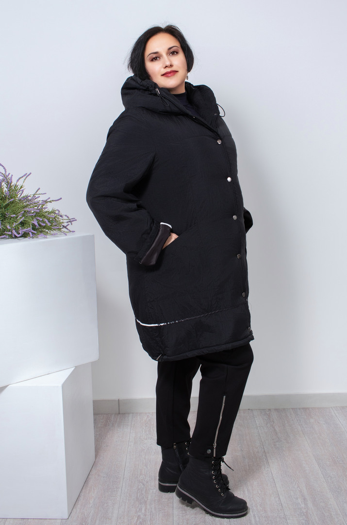 Куртка довга на заклепках батал