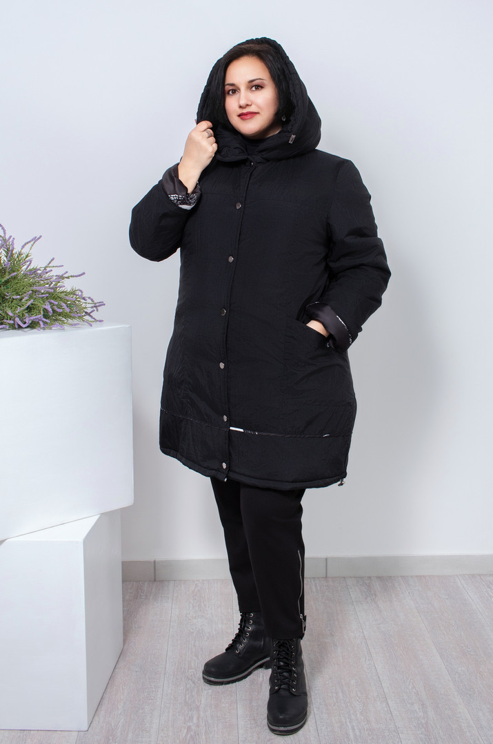 Куртка довга на заклепках батал