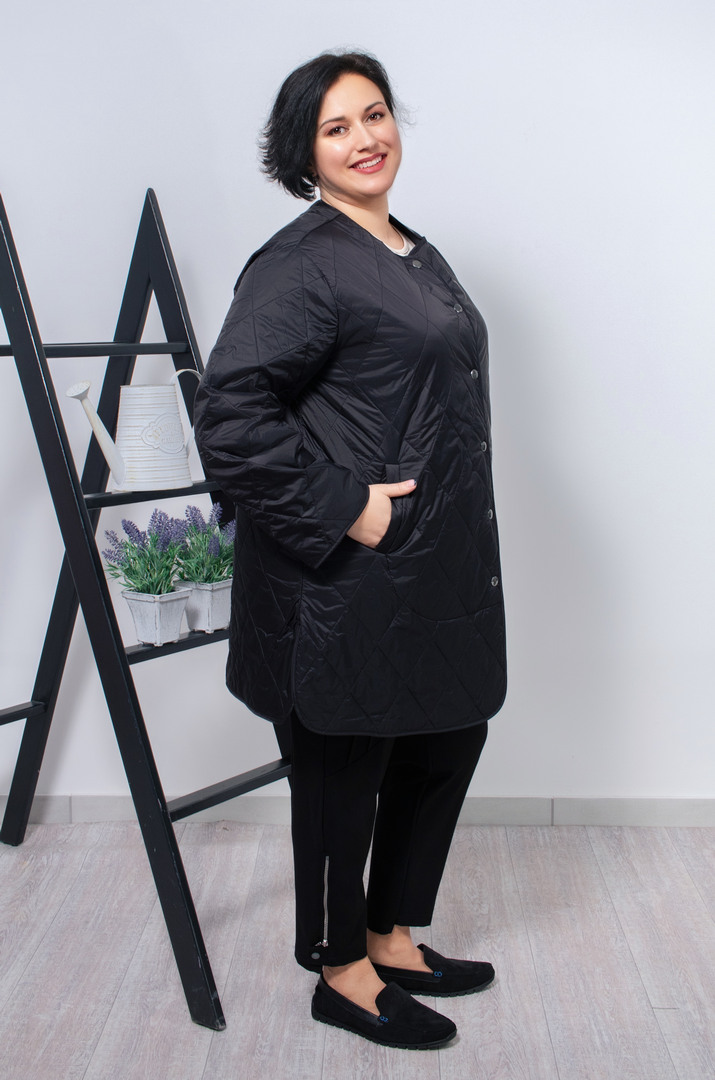 Класична демісезонна куртка на кнопках супер батал