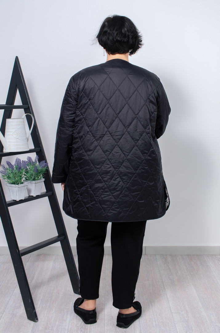 Класична демісезонна куртка на кнопках супер батал