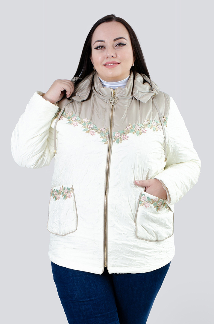 Куртка прикрашена мереживом супер батал