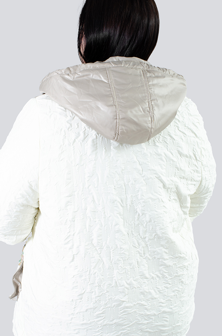 Куртка прикрашена мереживом супер батал