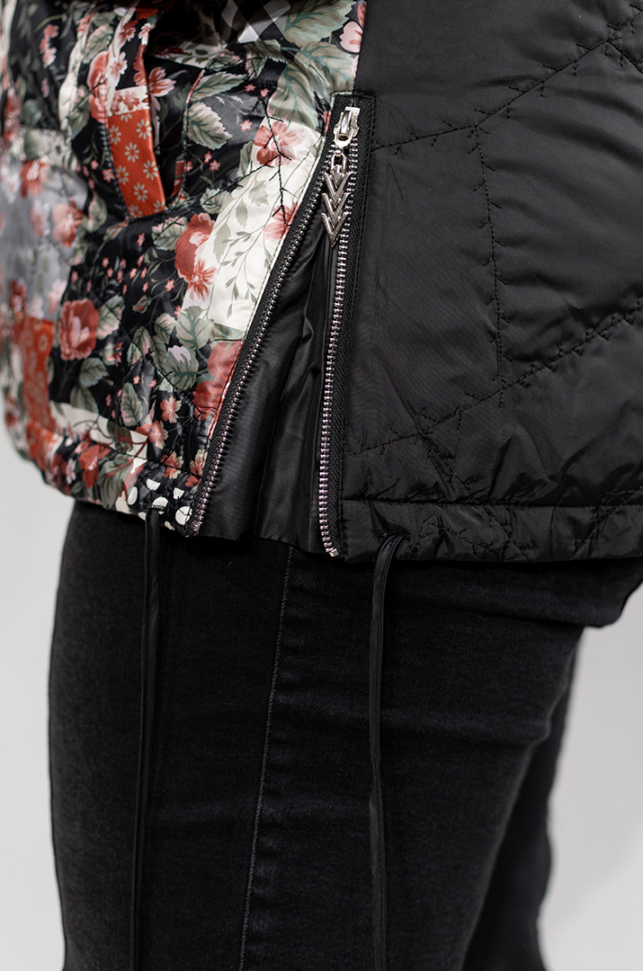 Куртка в яскраві квіткові принти супер батал