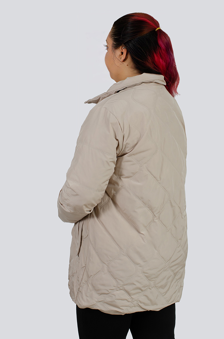 Куртка з накладними кишенями великих розмірів