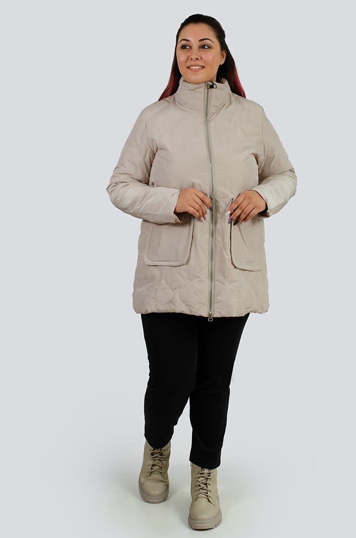 Куртка з накладними кишенями великих розмірів