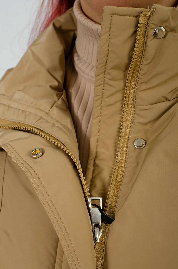 Куртка коротка  з декором великих розмірів