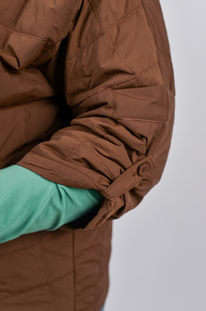 Куртка коротка з високим коміром великих розмірів