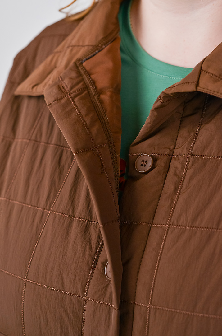 Куртка коротка з високим коміром великих розмірів