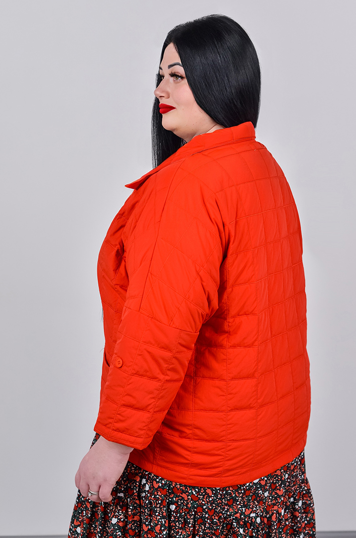 Куртка коротка з високим коміром великих розмірів