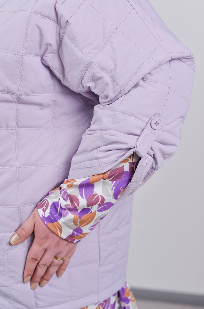 Куртка коротка з високим коміром великих розмірів