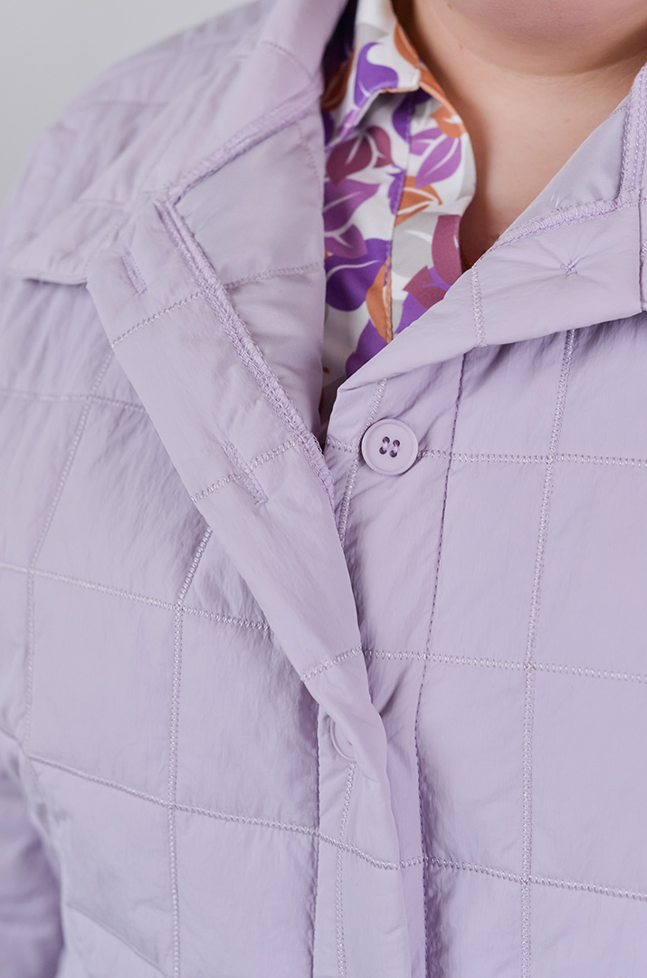 Куртка коротка з високим коміром великих розмірів