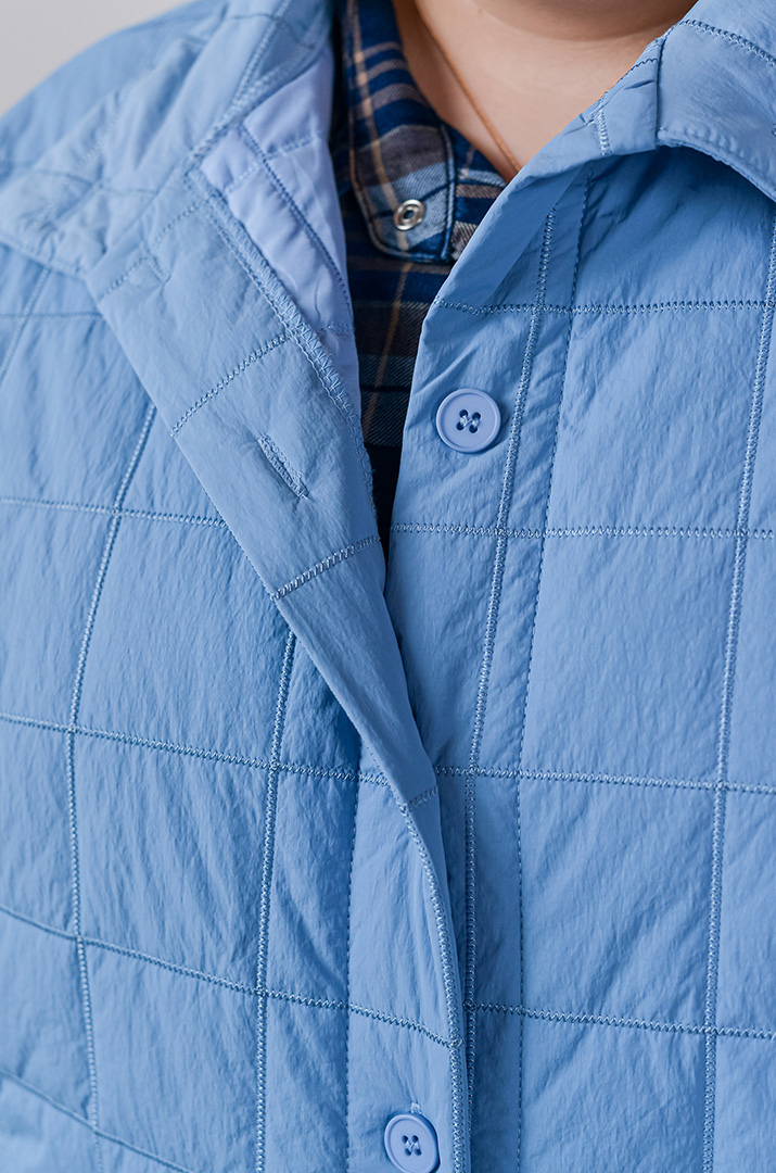 Куртка коротка з високим коміром великих розмірів