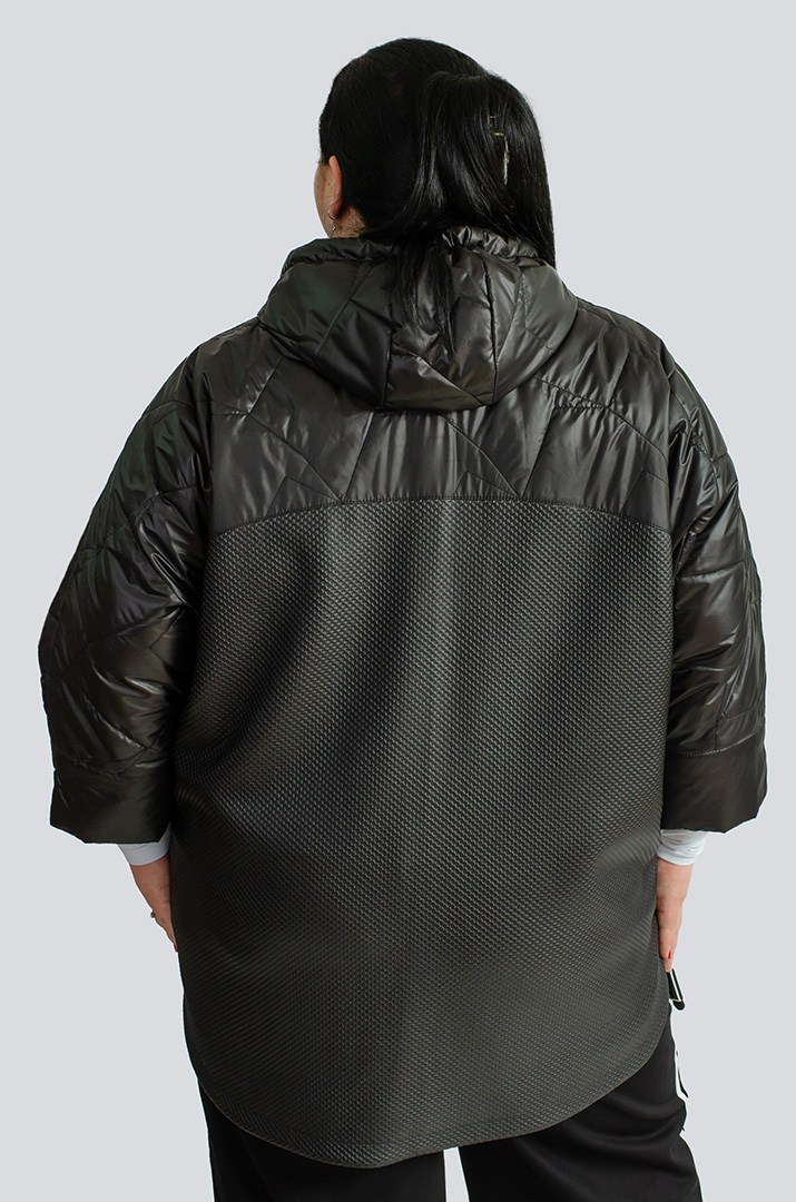 Чорна куртка великих розмірів