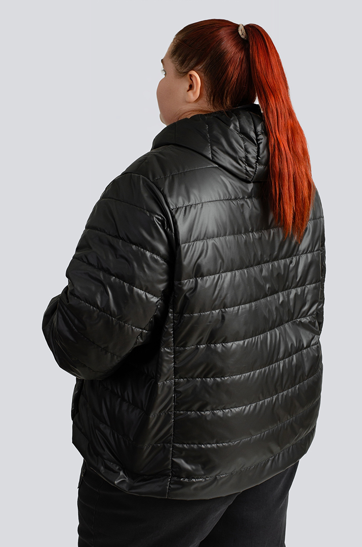 Стьобана коротка куртка великих розмірів