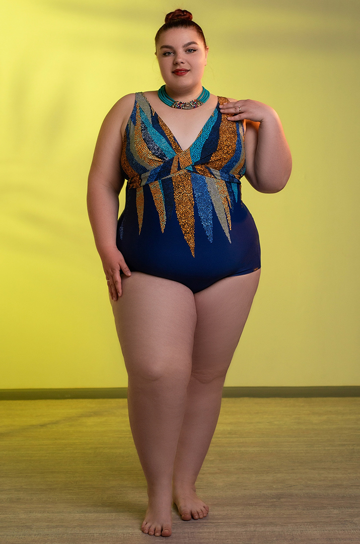 Купальник суцільний з елегантним принтом великих розмірів