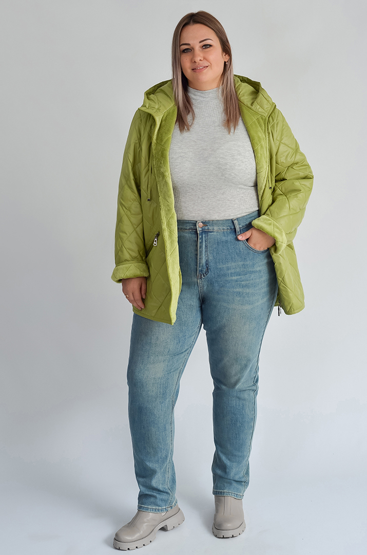 Куртка в салатовому кольорі із кишенями великих розмірів