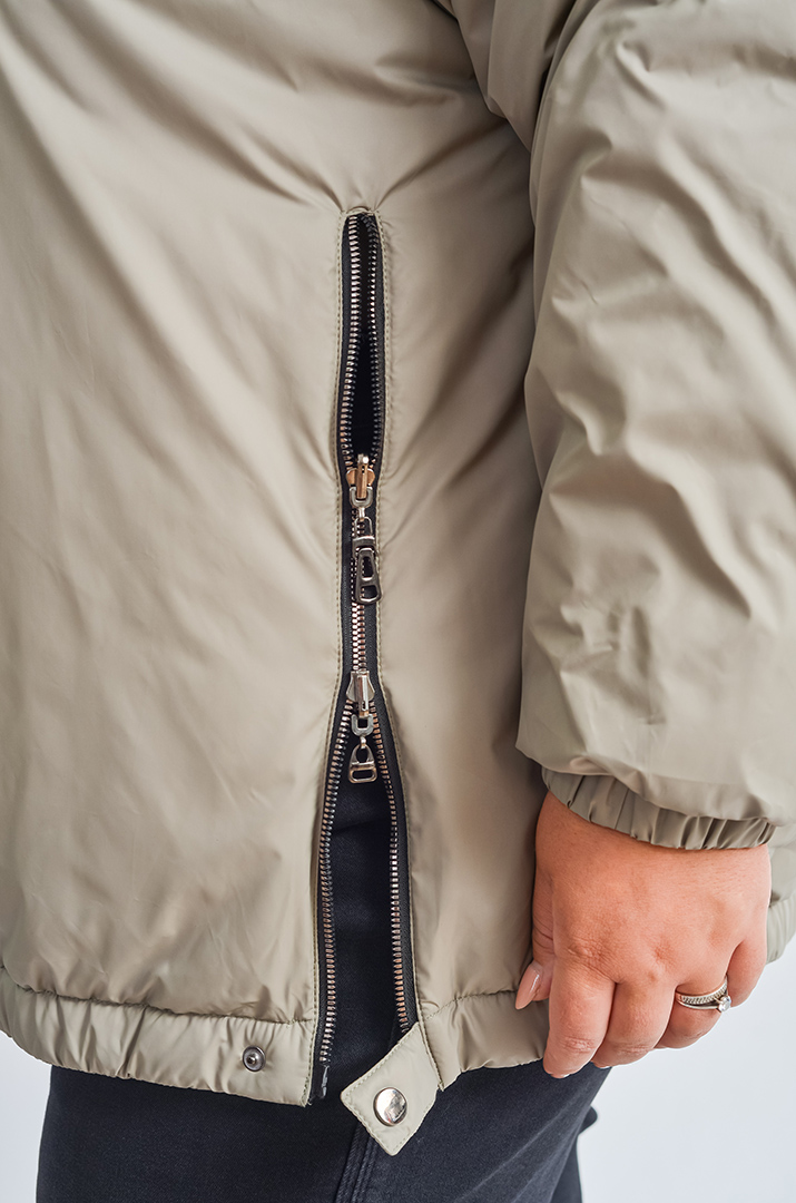 Куртка двостороння з декоративними блискавками великих розмірів