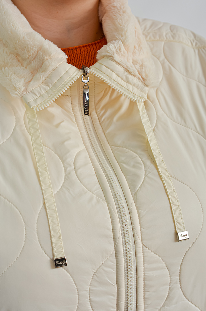 Двостороння куртка кремового кольору з екохутром та плащівкою великих  розмірів