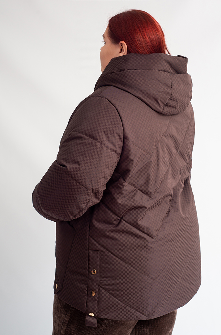 Куртка коротка з графічним принтом великих розмірім