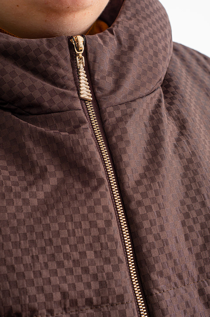 Куртка коротка з графічним принтом великих розмірім