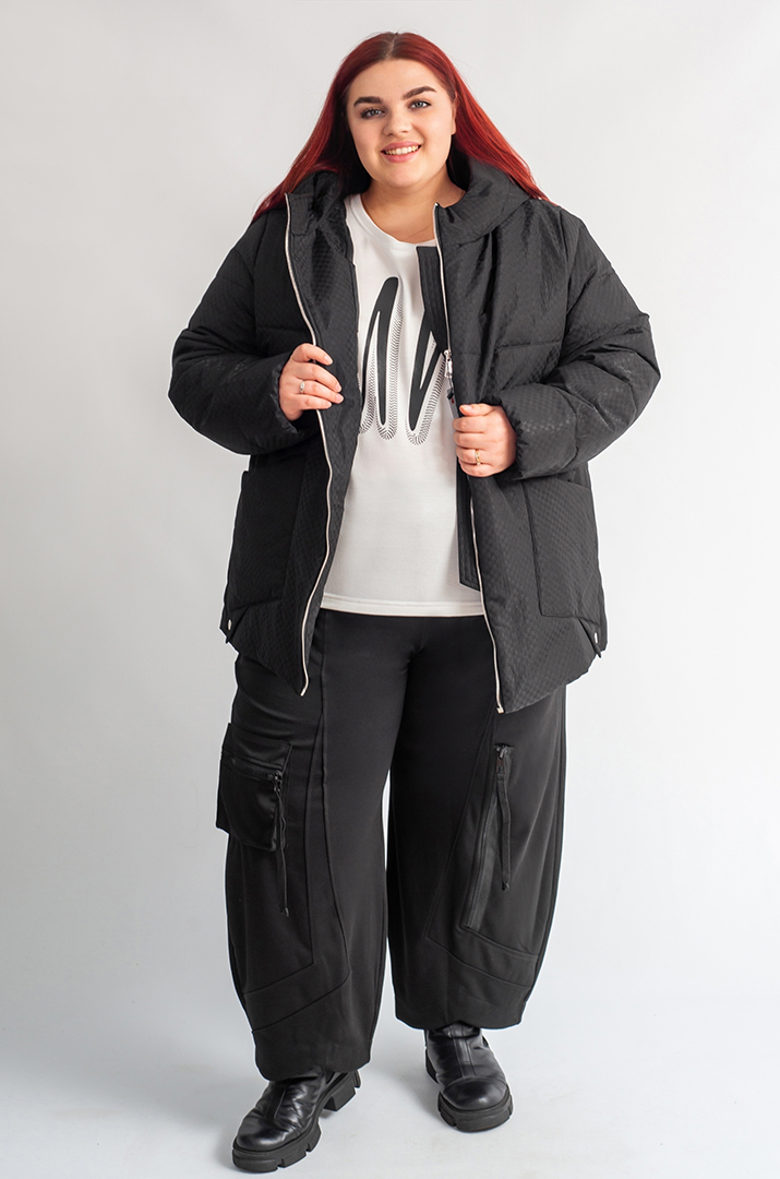 Куртка коротка з графічним принтом великих розмірім