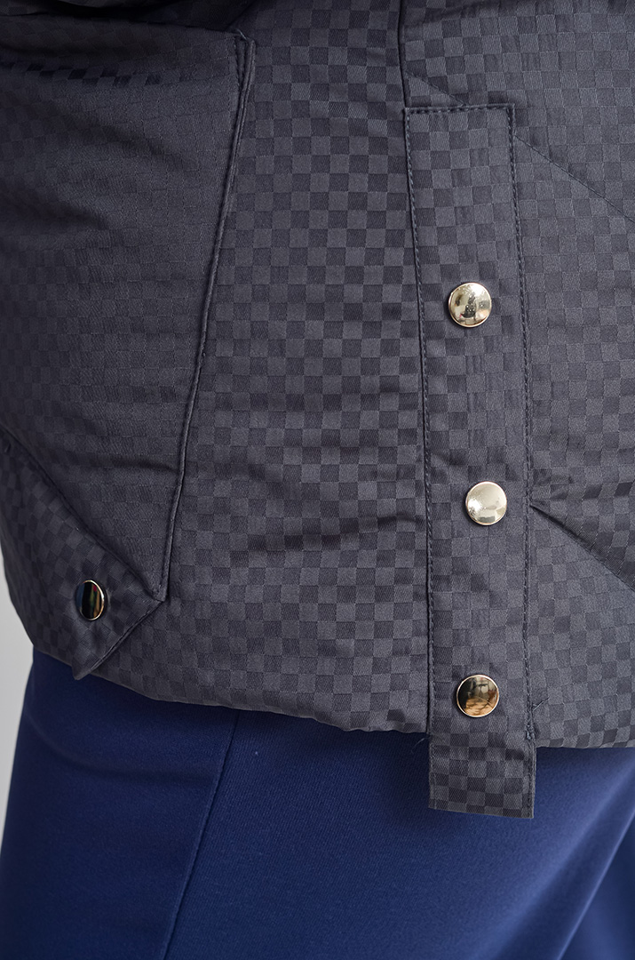 Куртка коротка з графічним принтом великих розмірім