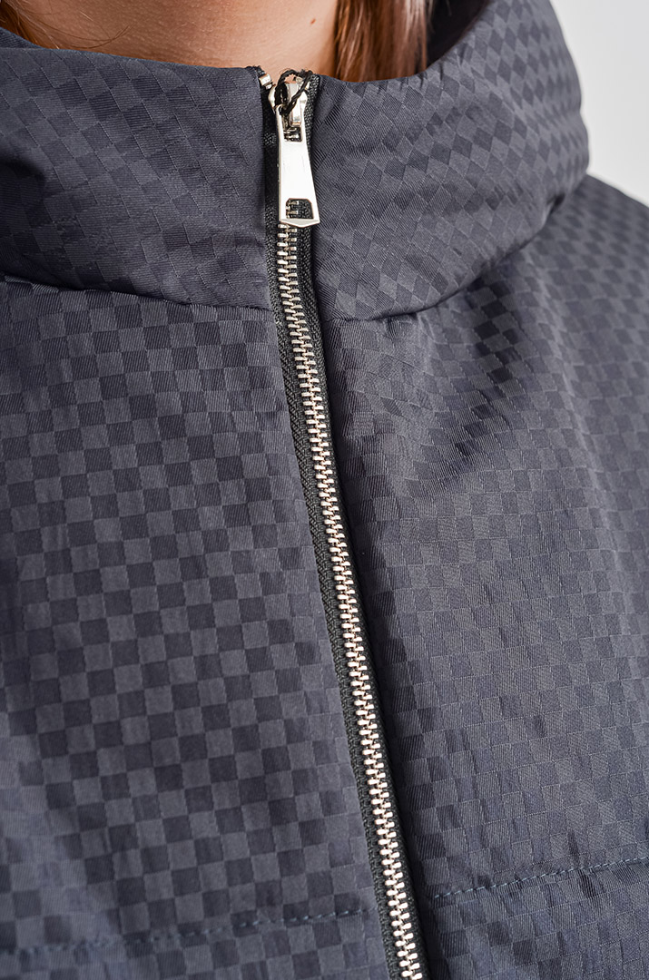 Куртка коротка з графічним принтом великих розмірім