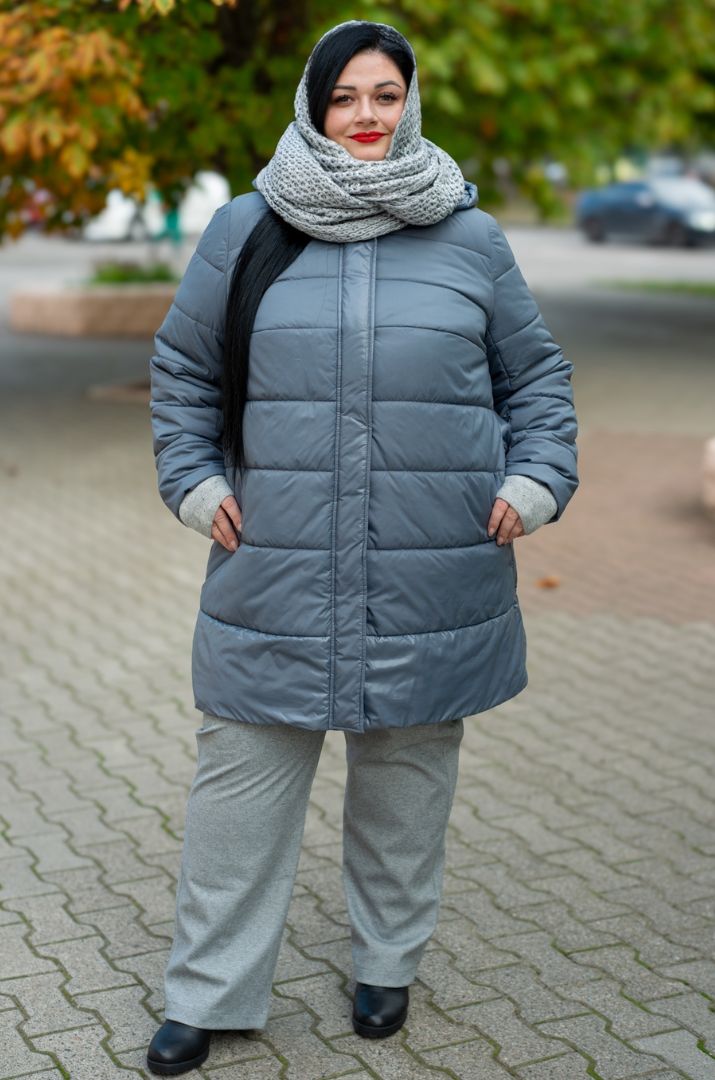 Куртка зимова з капюшоном і боковими кнопками великих розмірів