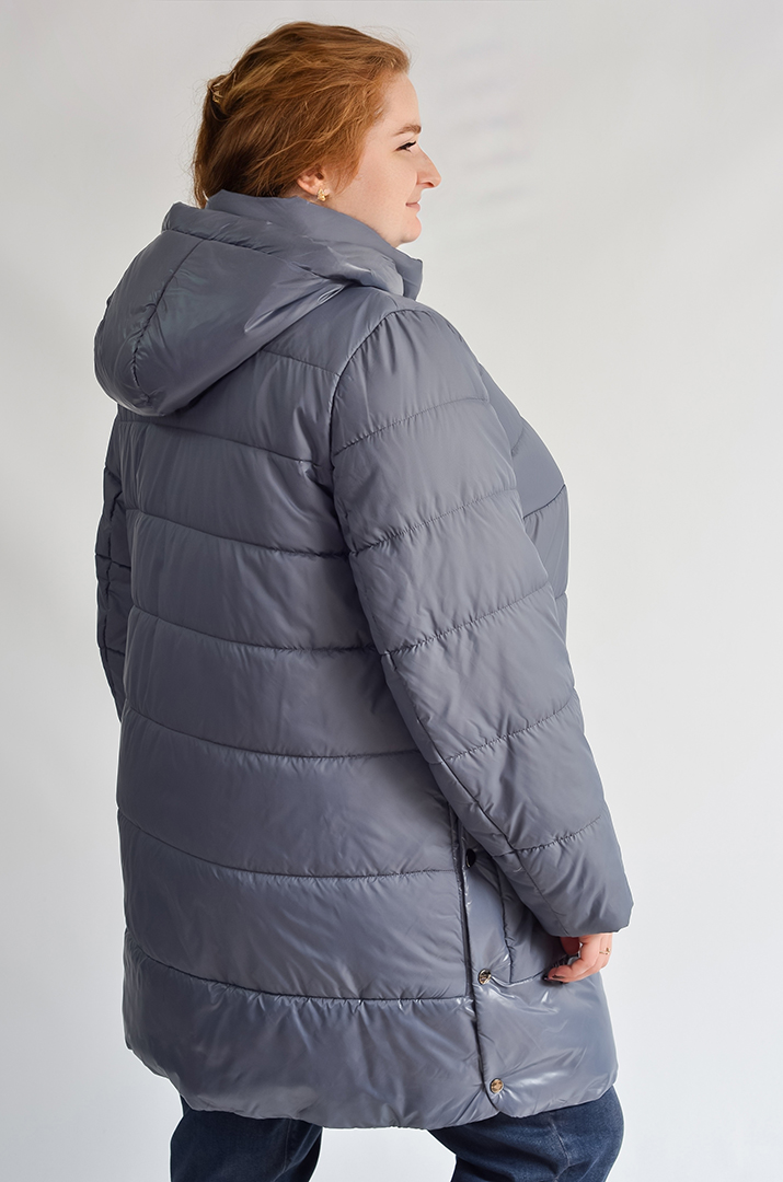 Куртка зимова з капюшоном і боковими кнопками великих розмірів