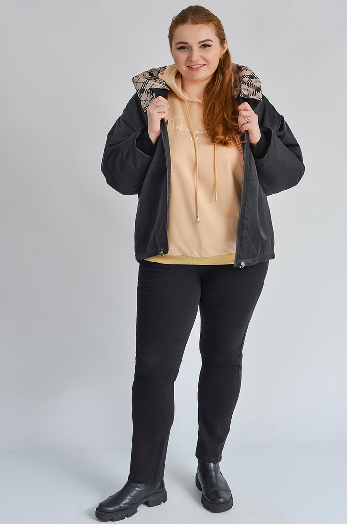 Чорна коротка куртка з знімним капюшоном великих розмірів