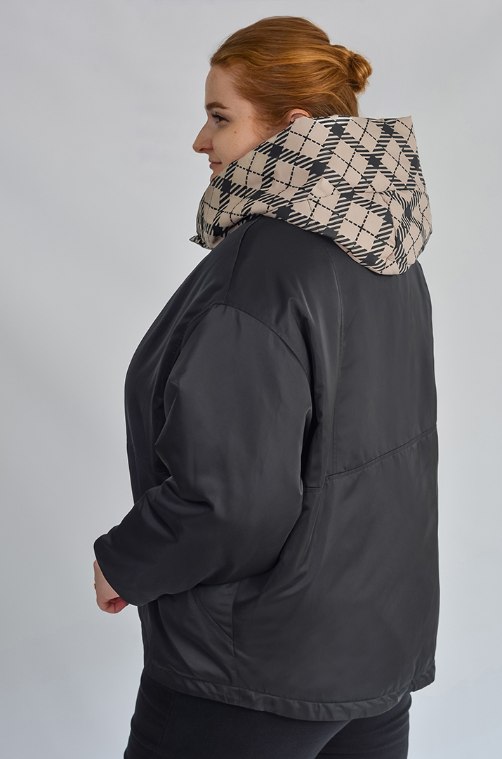Чорна коротка куртка з знімним капюшоном великих розмірів