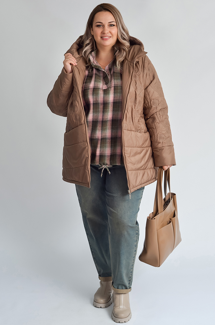 Куртка трапеція з рельєфною вишивкою великих розмірів