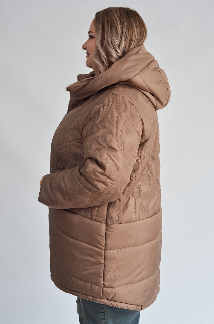 Куртка трапеція з рельєфною вишивкою великих розмірів