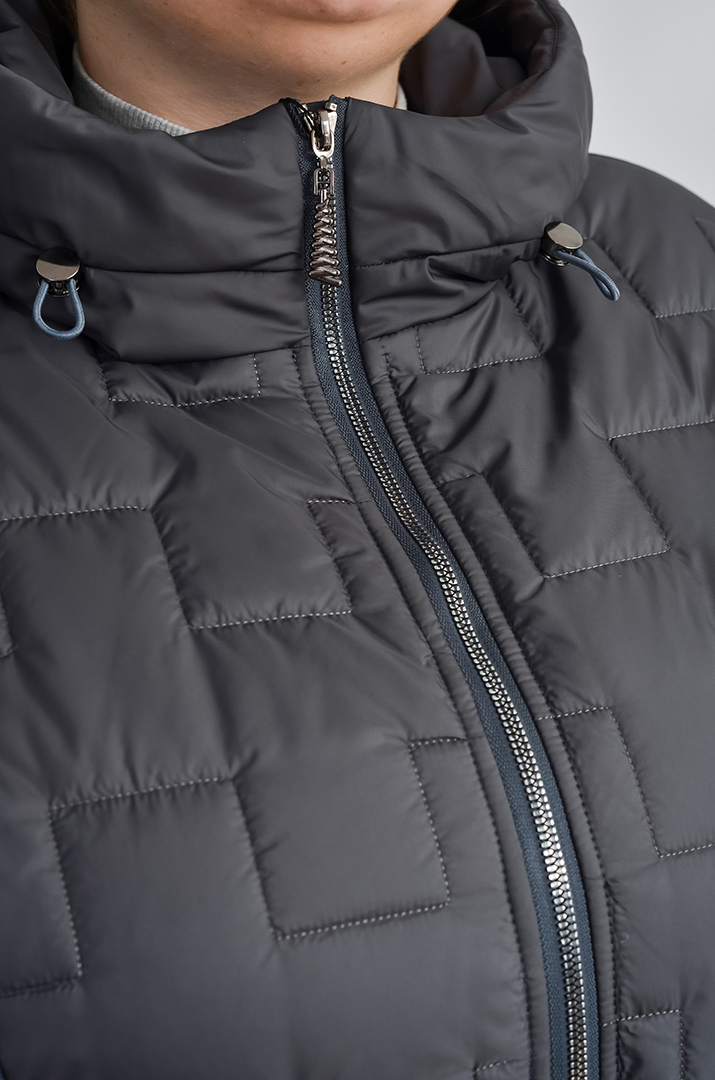 Куртка з комбінованими фактурами великих розмірів