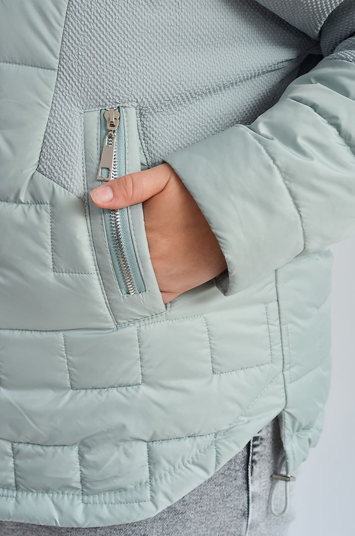 Куртка з комбінованими фактурами великих розмірів