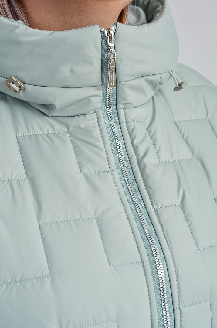 Куртка з комбінованими фактурами великих розмірів