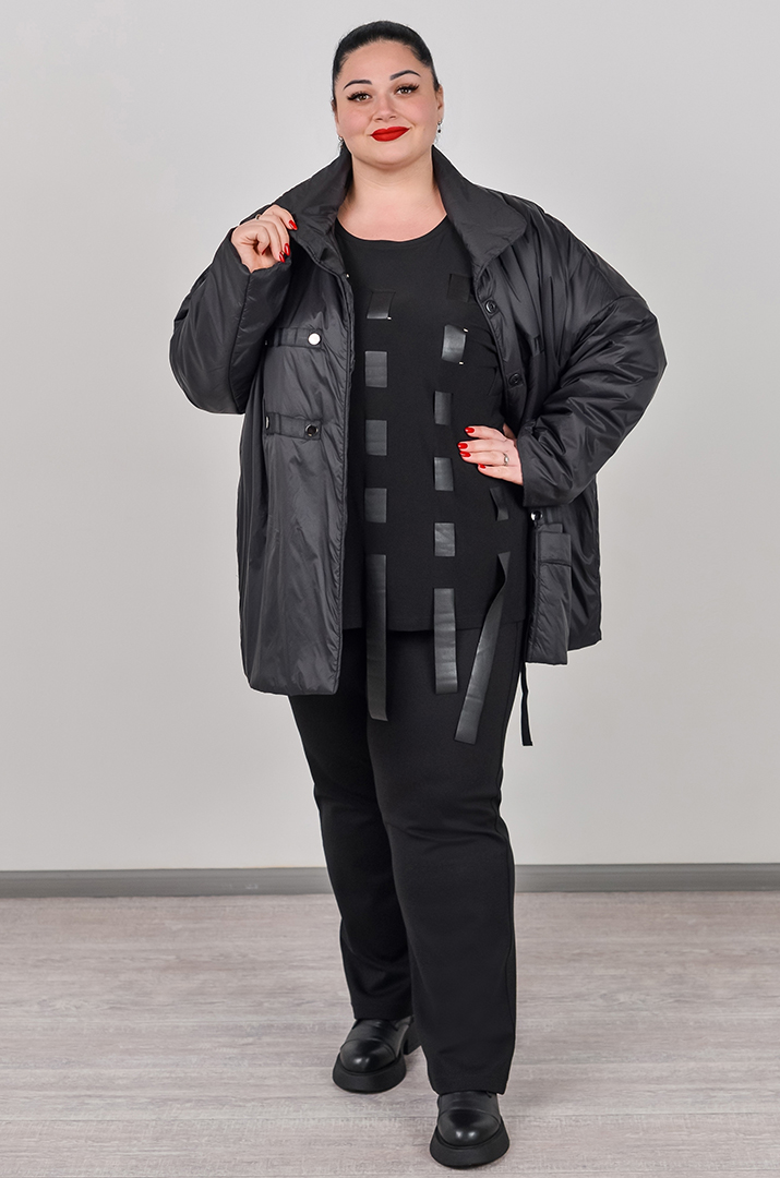 Чорна куртка на кнопках з накладною кишенею великих розмірів