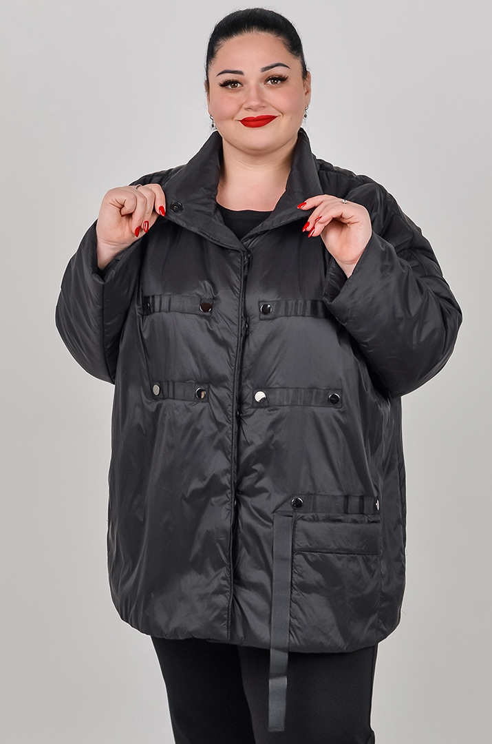 Чорна куртка на кнопках з накладною кишенею великих розмірів